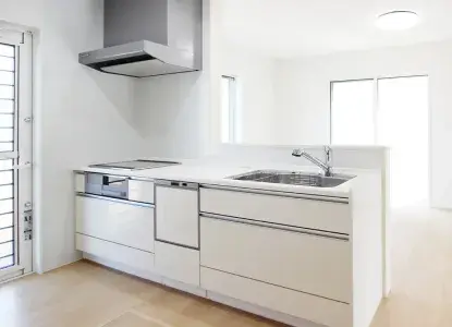 /KitchenFasingInteria.webp